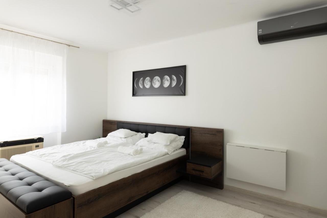 Smart Square With Free Parking Apartment Дебрецен Екстериор снимка